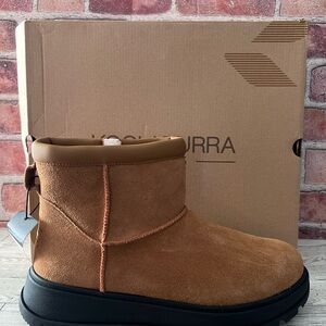 Koolaburra by UGG women’s Tan Ankle Boots